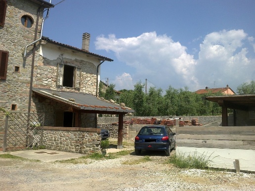 casa indipendente in vendita a Pistoia in zona Cacciaia