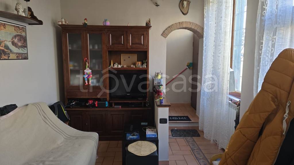 casa indipendente in vendita a Pistoia in zona Stadio