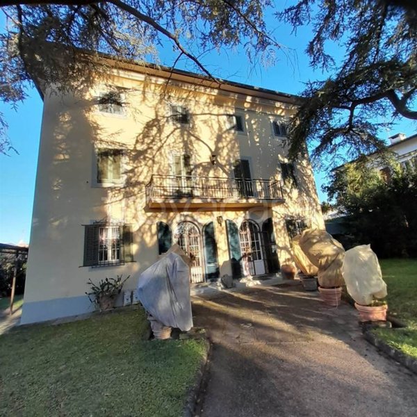 casa indipendente in vendita a Pistoia in zona Stadio