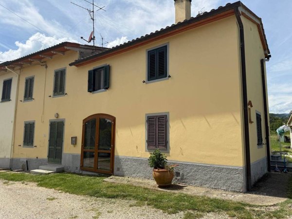 casa indipendente in vendita a Pistoia in zona Arcigliano