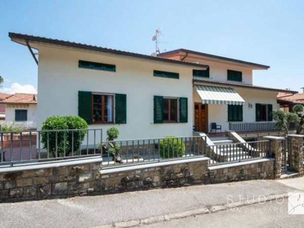 casa indipendente in vendita a Pistoia in zona Centro Città