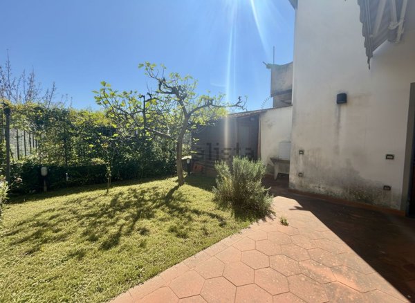 casa indipendente in vendita a Pistoia in zona Centro Città