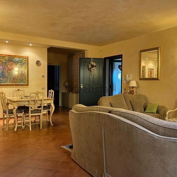 casa indipendente in vendita a Pistoia in zona Cacciaia
