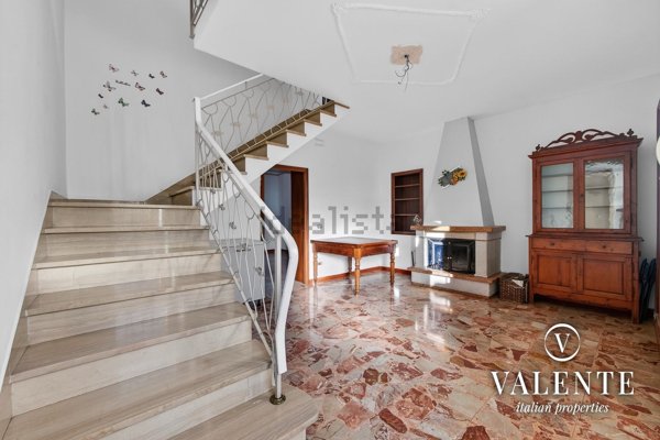 casa indipendente in vendita a Pistoia in zona Valdibure