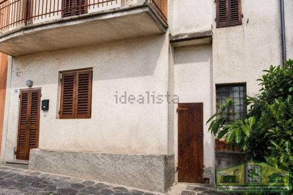 casa indipendente in vendita a Pistoia in zona Caloria