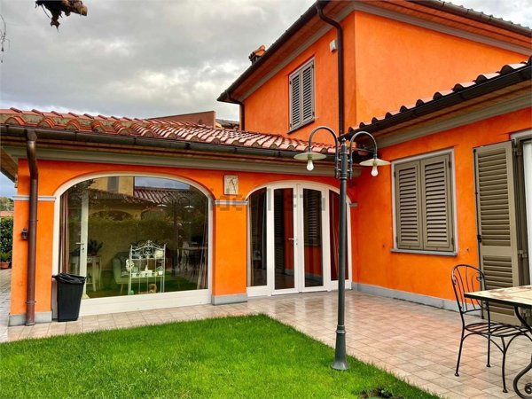 casa indipendente in vendita a Pistoia