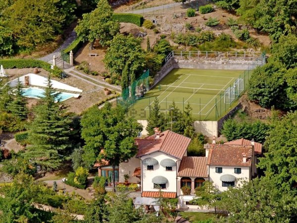 casa indipendente in vendita a Pistoia in zona Sammommè