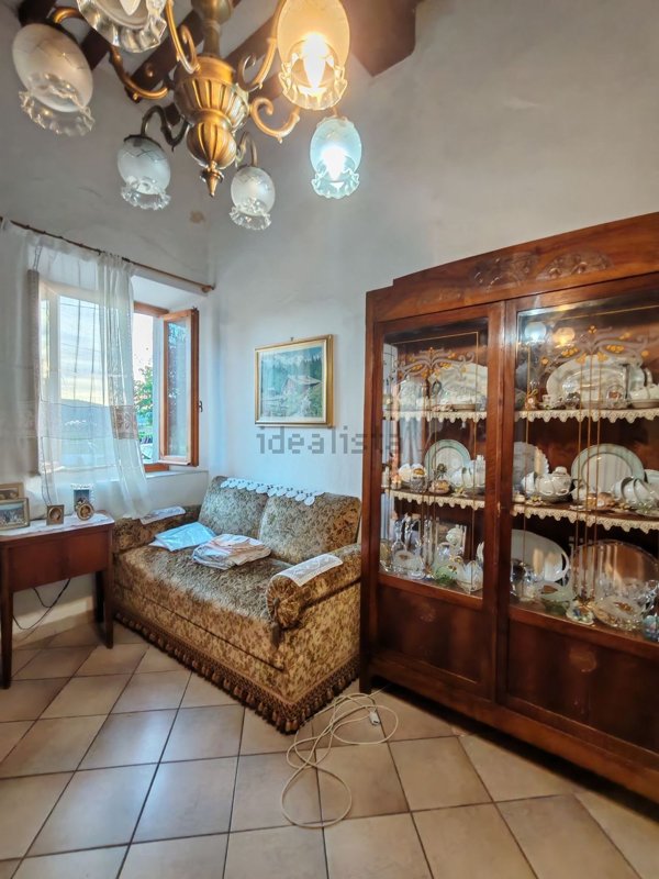 casa indipendente in vendita a Pistoia in zona Pontelungo