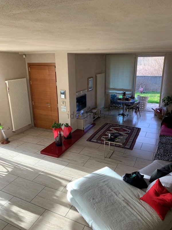 casa indipendente in vendita a Pistoia in zona Cacciaia