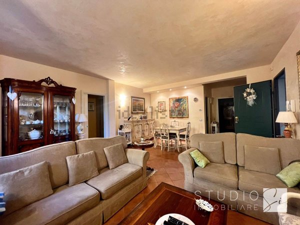 casa indipendente in vendita a Pistoia in zona Acqualunga