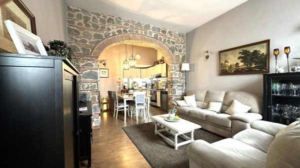 casa semindipendente in vendita a Pistoia in zona Spazzavento