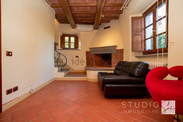 casa indipendente in vendita a Pistoia in zona Spazzavento