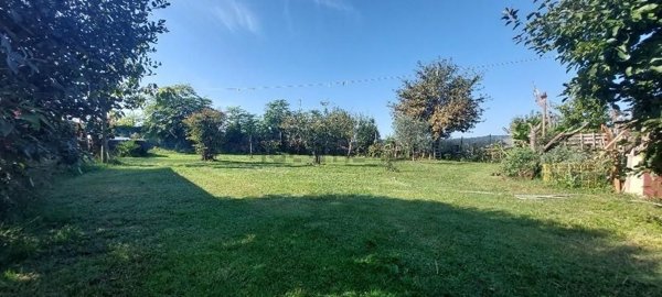 casa indipendente in vendita a Pistoia in zona Bottegone