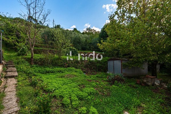 casa indipendente in vendita a Pistoia in zona Le Grazie