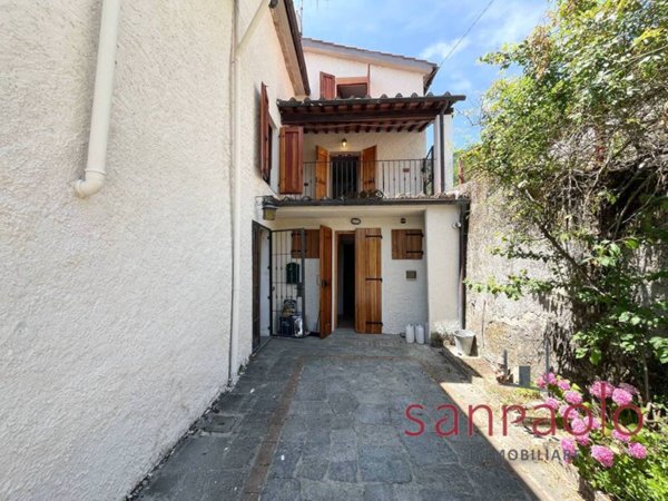 casa indipendente in vendita a Pistoia in zona La Cugna