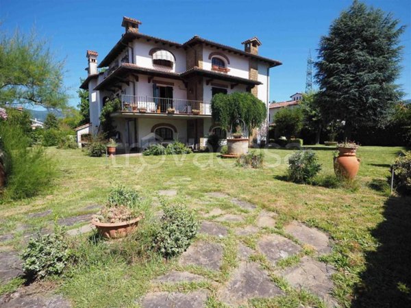 casa indipendente in vendita a Pistoia in zona Stadio