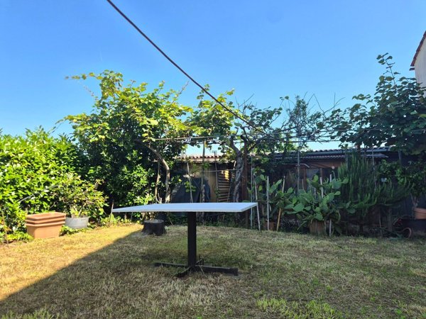 casa indipendente in vendita a Pistoia in zona Bottegone