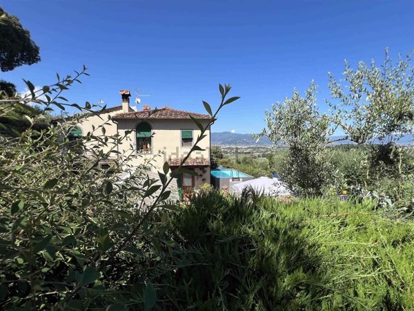 casale in vendita a Pistoia in zona Spazzavento