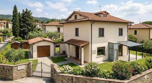 casa indipendente in vendita a Pistoia