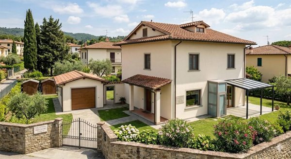 casa indipendente in vendita a Pistoia