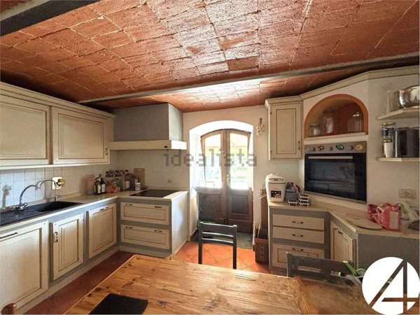 casa indipendente in vendita a Pistoia
