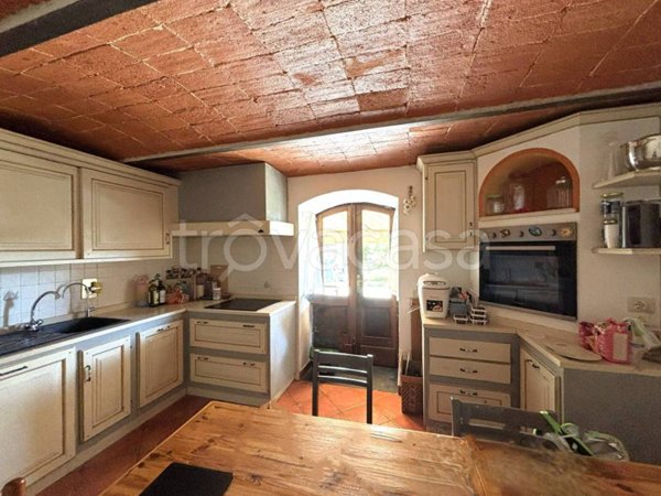 casa indipendente in vendita a Pistoia in zona Stadio
