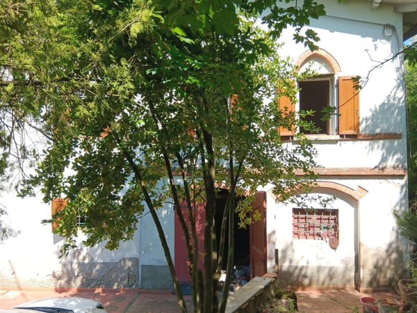 casa indipendente in vendita a Pistoia in zona San Felice