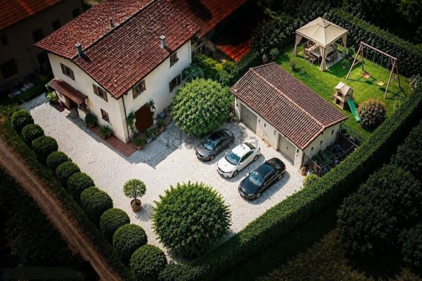 casa indipendente in vendita a Pistoia in zona Pontelungo