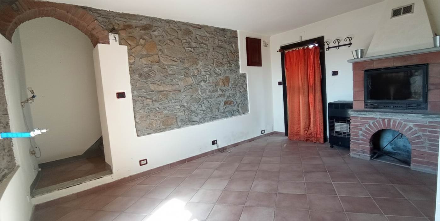 casa indipendente in vendita a Pistoia in zona Villa di Baggio