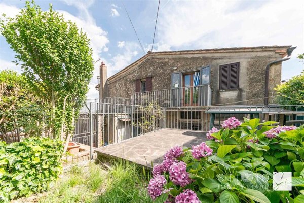 casa indipendente in vendita a Pistoia in zona San Felice