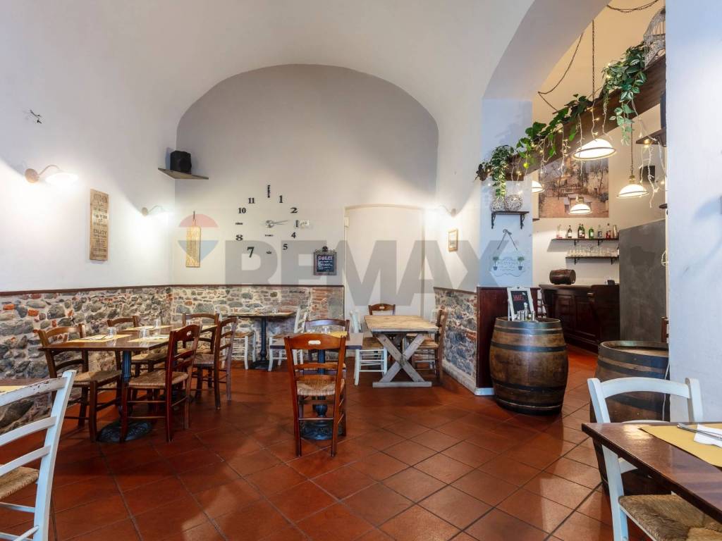 negozio in vendita a Pistoia in zona Centro Città