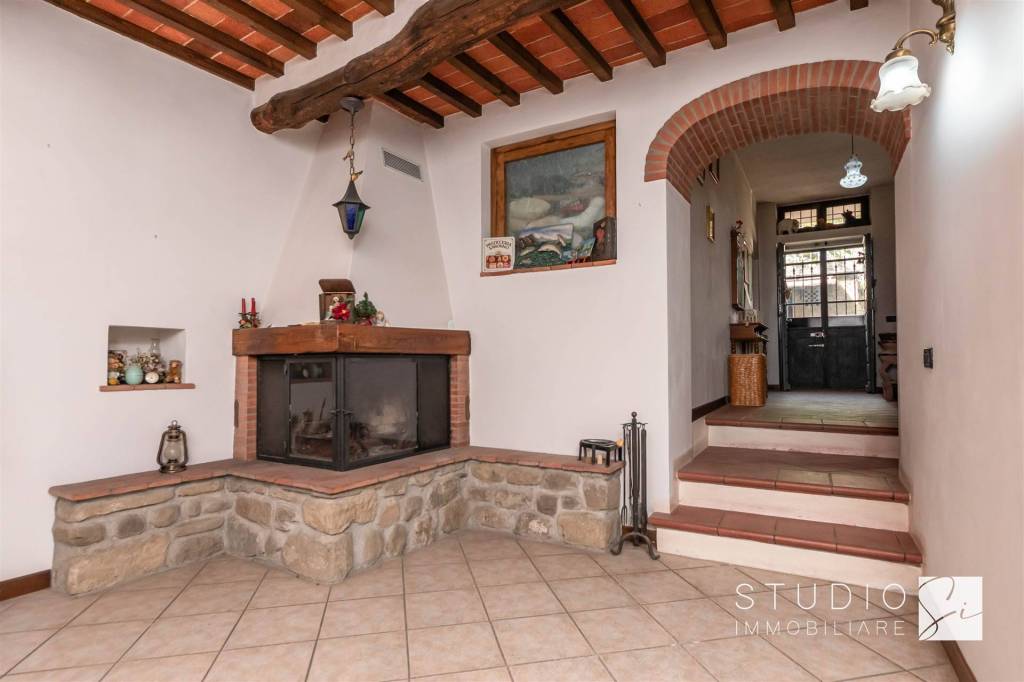 casa indipendente in vendita a Pistoia in zona Cireglio