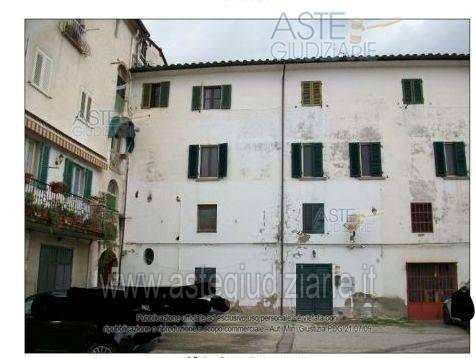 casa indipendente in vendita a Pistoia in zona Bottegone