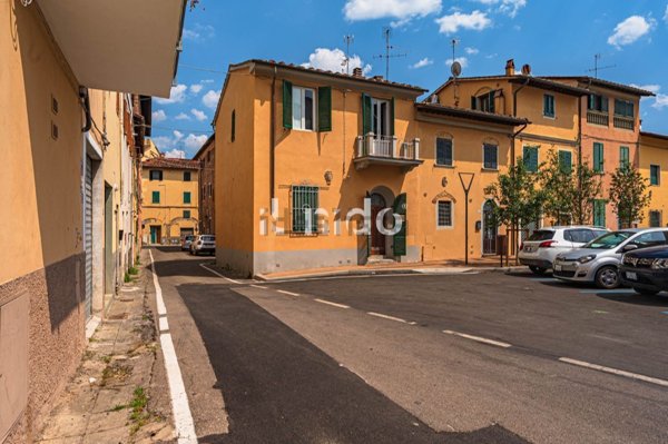 casa indipendente in vendita a Pistoia in zona Centro Città