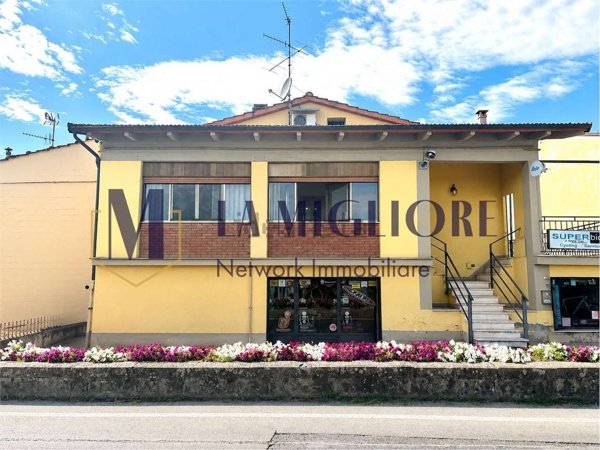 casa indipendente in vendita a Pistoia in zona Bottegone