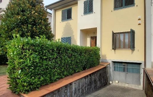 casa indipendente in vendita a Pistoia in zona Centro Città