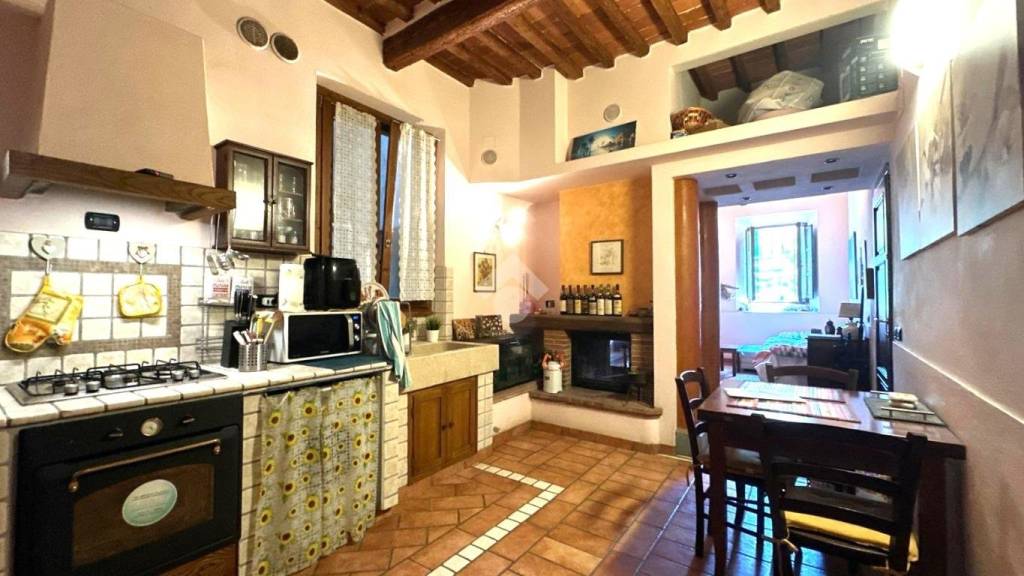 appartamento in vendita a Pistoia in zona Spazzavento
