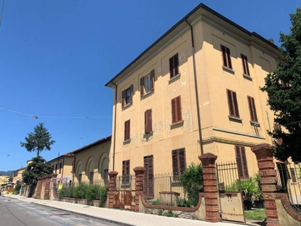 locale di sgombero in vendita a Pistoia in zona Centro Città