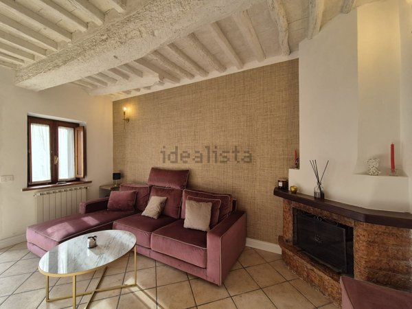 casa indipendente in vendita a Pistoia in zona Bottegone