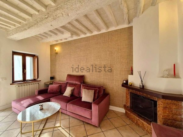 casa indipendente in vendita a Pistoia in zona Bottegone