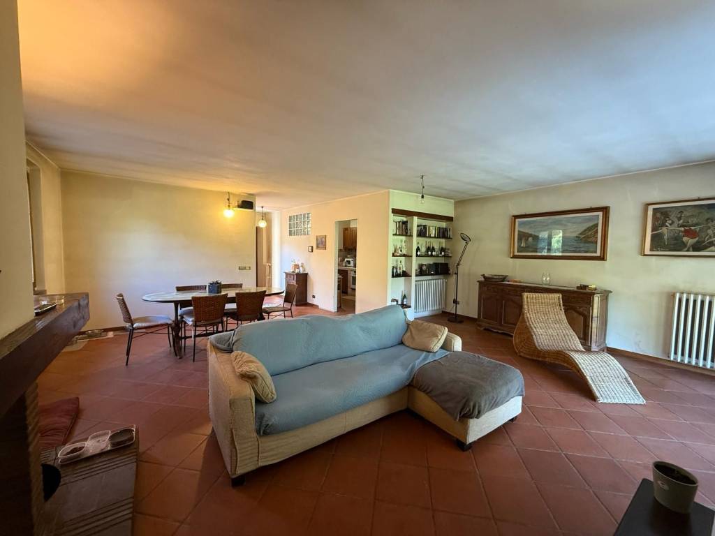 casa indipendente in vendita a Pistoia in zona Campiglio