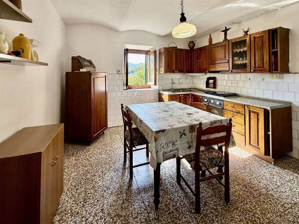 casa indipendente in vendita a Pistoia