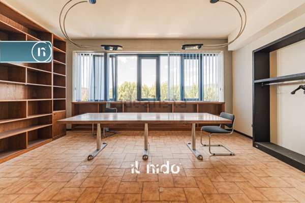 ufficio in vendita a Pistoia in zona Stadio