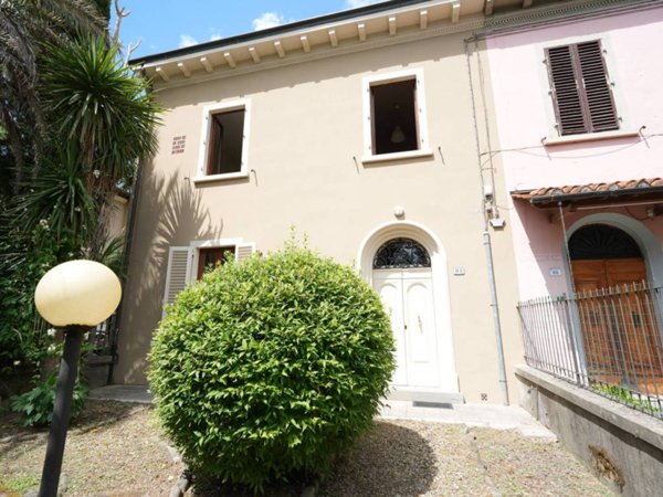 casa indipendente in vendita a Pistoia