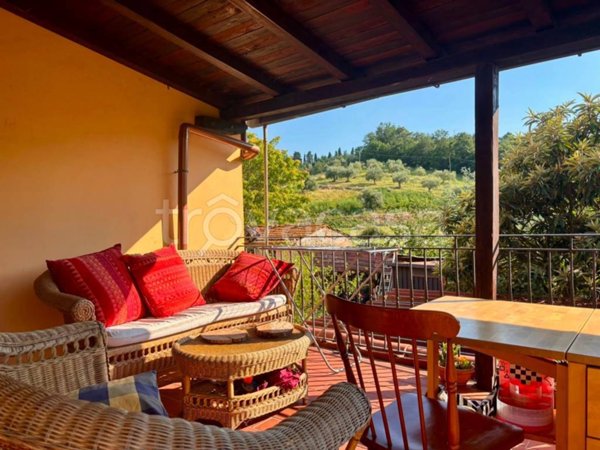 casa indipendente in vendita a Pistoia in zona Spazzavento