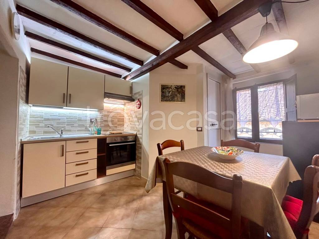 appartamento in vendita a Pistoia in zona Centro Città