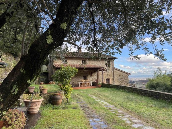 casa indipendente in vendita a Pistoia