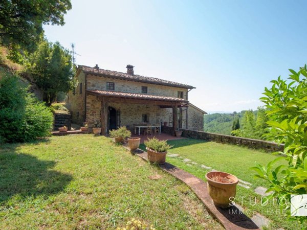 casa indipendente in vendita a Pistoia in zona Campiglio