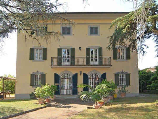 casa indipendente in vendita a Pistoia in zona Stadio