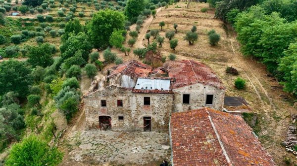 casa indipendente in vendita a Pistoia in zona Campiglio